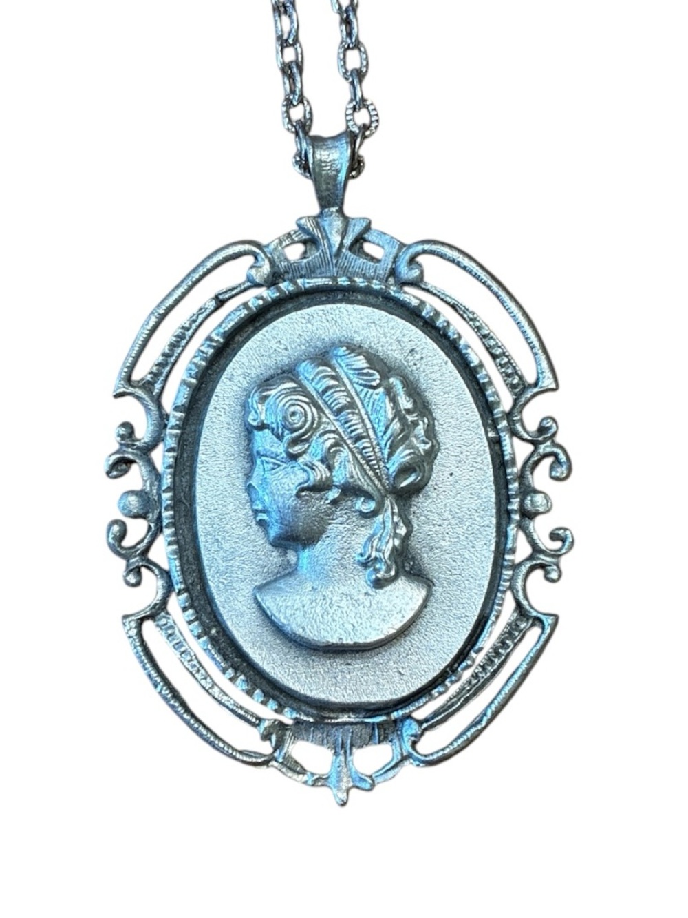 🔵 Pewter By Nash Silver-Tone Cameo Pendant Necklace ~ 24 Inches
